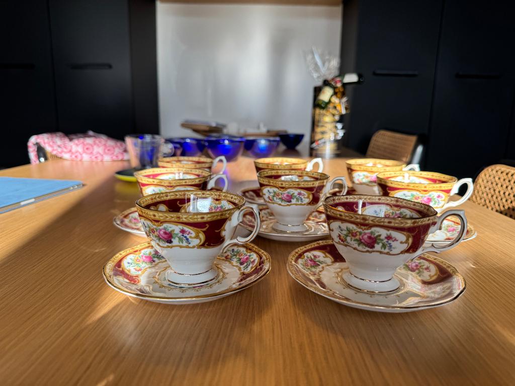 Koffieservies Royal Albert Lady Hamilton, Ophalen, Zo goed als nieuw, Porselein, Kop en/of schotel