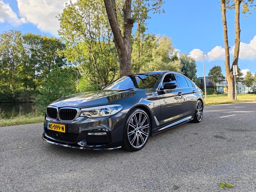 BMW 5-serie 530i M-Pakket | Pano | Bomvol, Auto's, BMW, Automaat, Euro 5, Achterwielaandrijving, Zwart