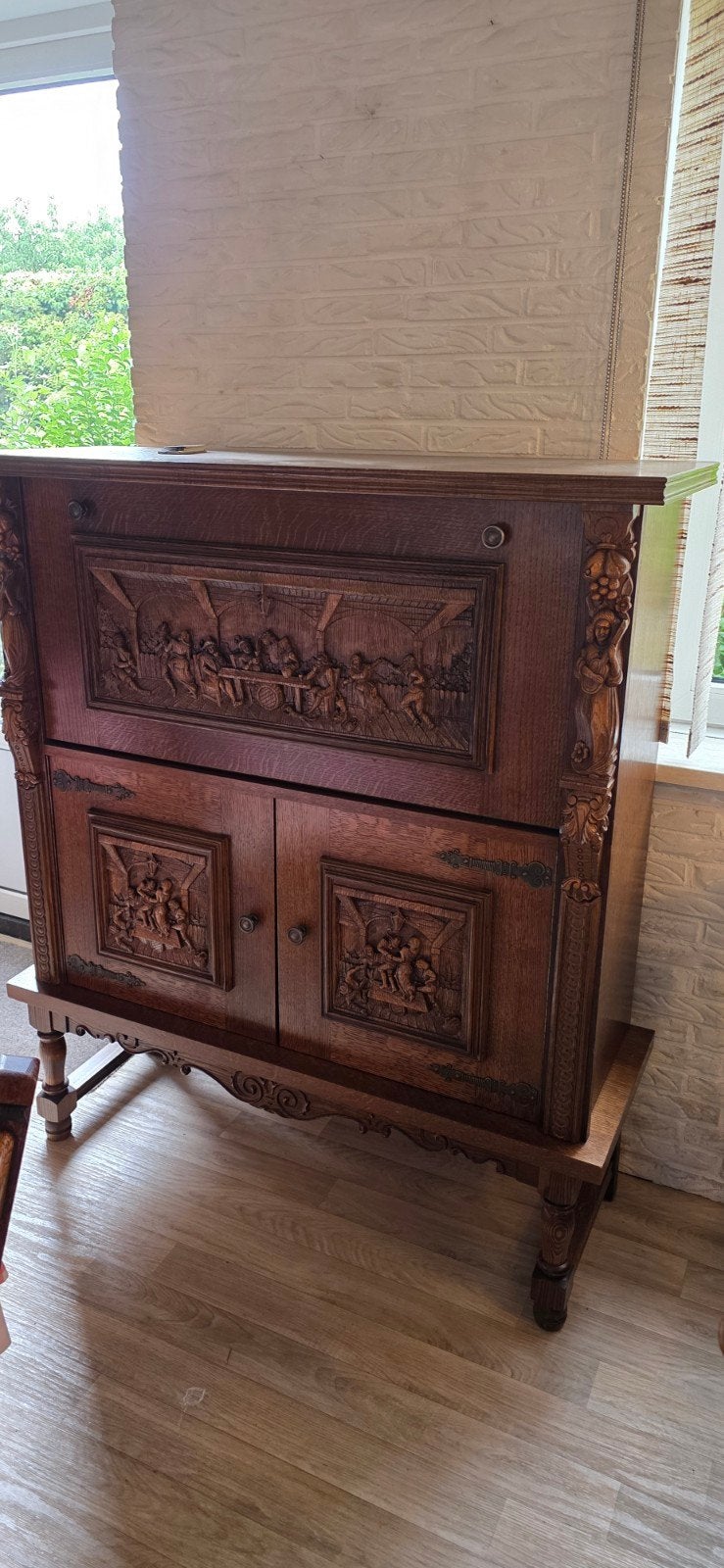 Antieke eikenhouten secretaire met houtsnijwerk, Ophalen of Verzenden