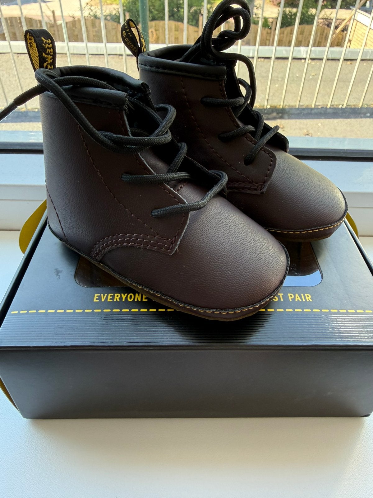 Dr. Martens Baby Boots, nieuw in doos!, Kinderen en Baby's, Babykleding | Schoentjes en Sokjes, Nieuw, Jongetje of Meisje, Schoentjes