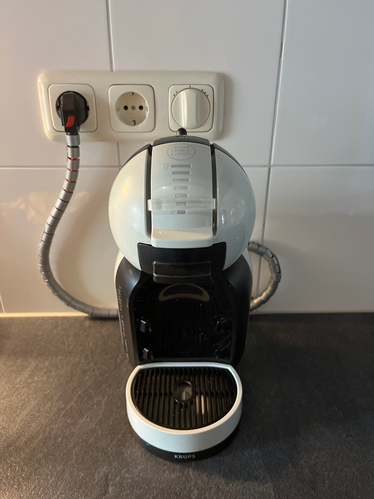 Krups Nescafé Dolce Gusto Mini Me koffiecupmachine, Gebruikt, Koffiemachine, Ophalen of Verzenden, 1 kopje