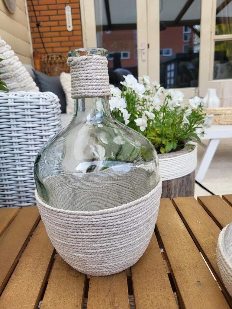 Decoratieve glazen vaas met touw, Huis en Inrichting, Woonaccessoires | Vazen, Ophalen, Overige kleuren, Minder dan 50 cm, Glas