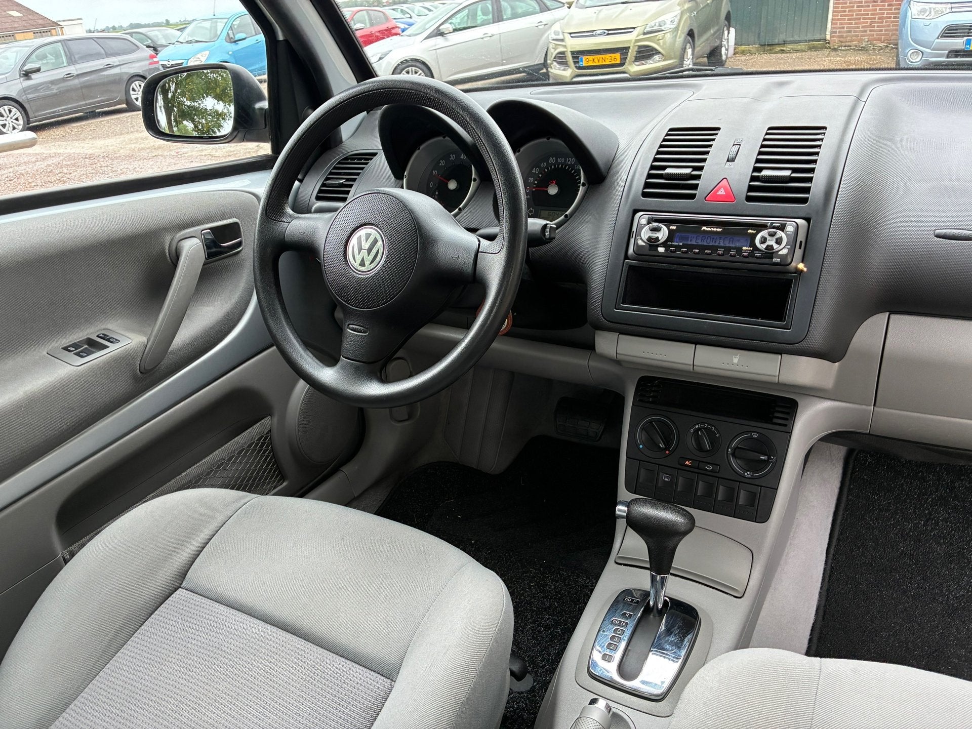 Volkswagen Lupo 1.4-16V Automaat | topstaat! | Airco nu €3, Auto's, Volkswagen, 31 €/maand, 4 cilinders, 4 stoelen, Bedrijf