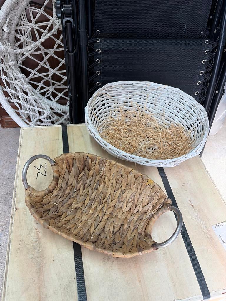 Set van 2 decoratieve mandjes gratis!!, Huis en Inrichting, Woonaccessoires | Schalen en Manden, Ophalen, Gebruikt, Mand, Riet