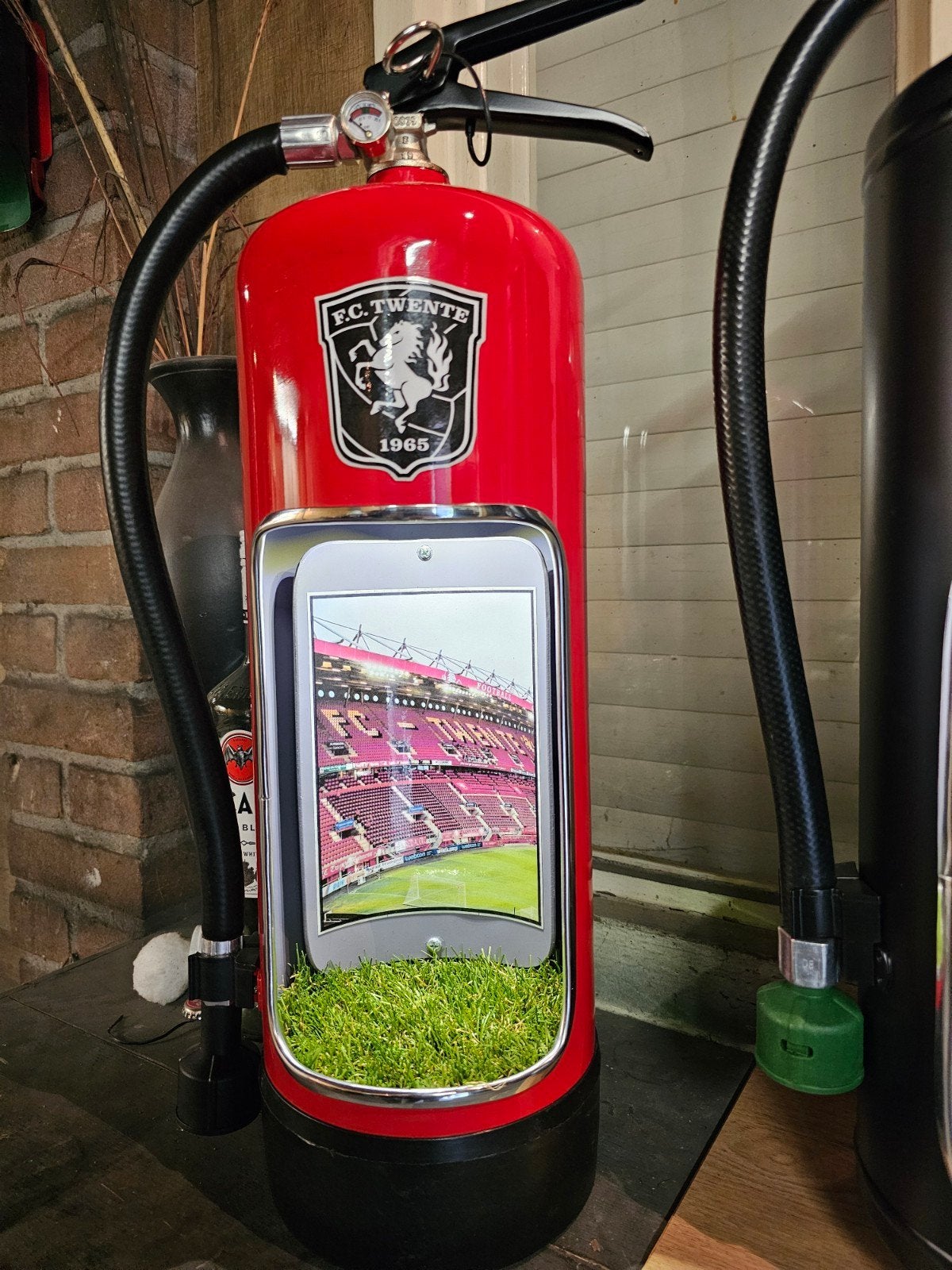 FC Twente brandblusser met ledverlichting, Verzamelen, Ophalen of Verzenden, Nieuw, Lichtbak of (neon) lamp