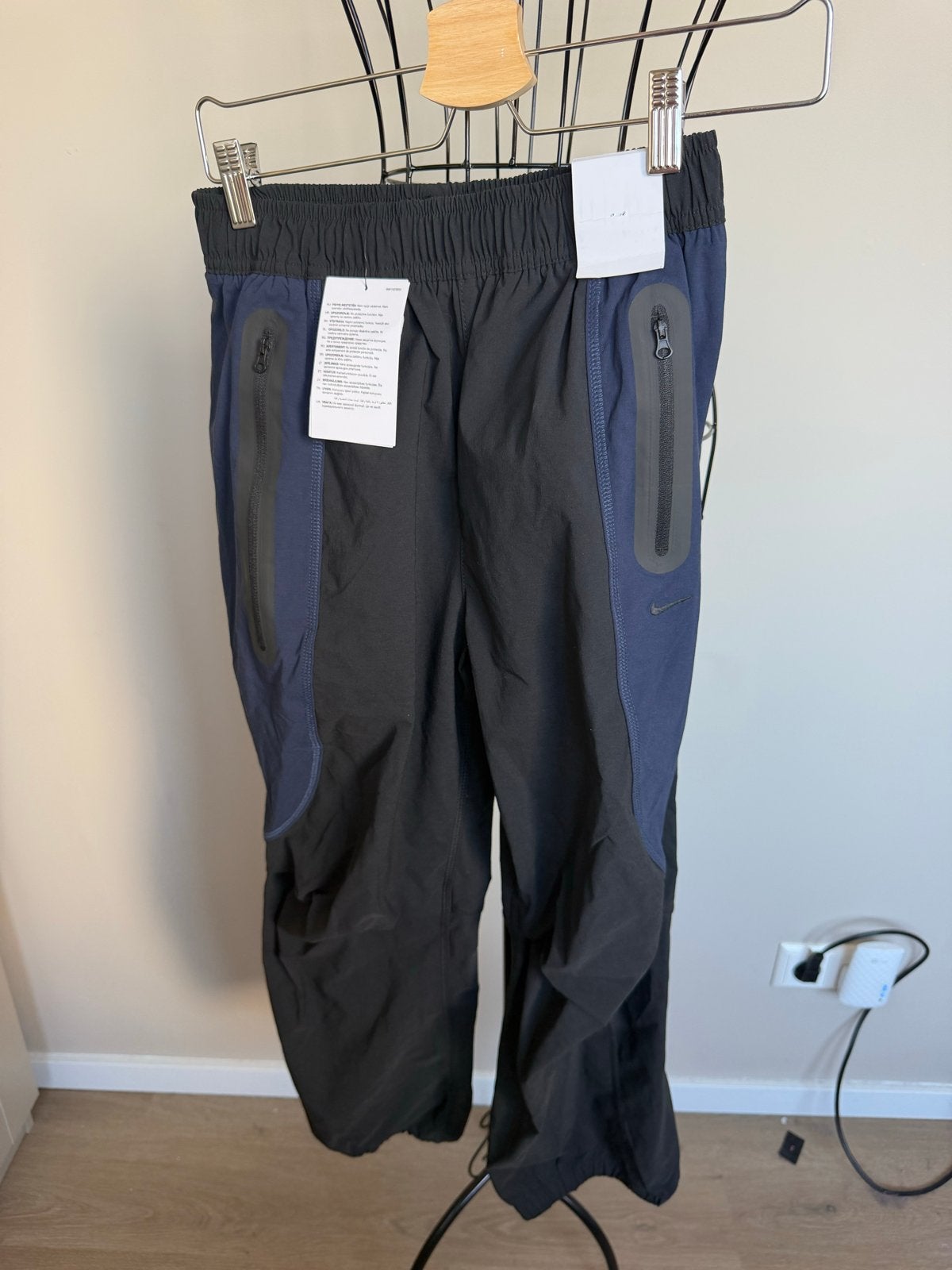Nike Tech Fleece Broek Kids Maat M, Ophalen of Verzenden, Nieuw, Jongen of Meisje