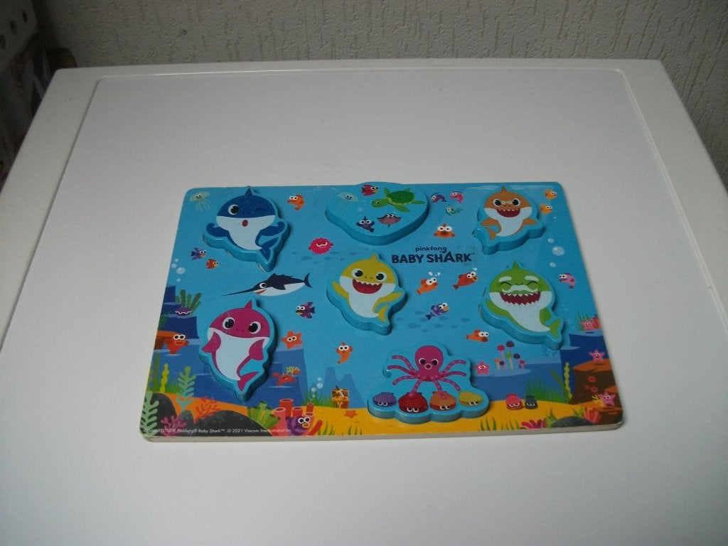 Puzzel Baby Shark 7 delig, Ophalen of Verzenden, Gebruikt