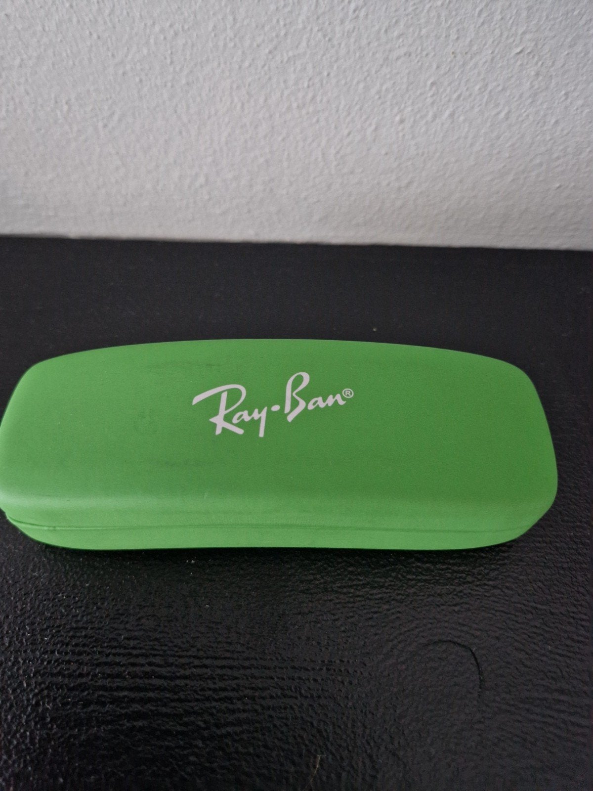 Ray-Ban kinder brillenkoker groen/rood, Zonnebril, Ophalen of Verzenden, Zo goed als nieuw, Ray-Ban