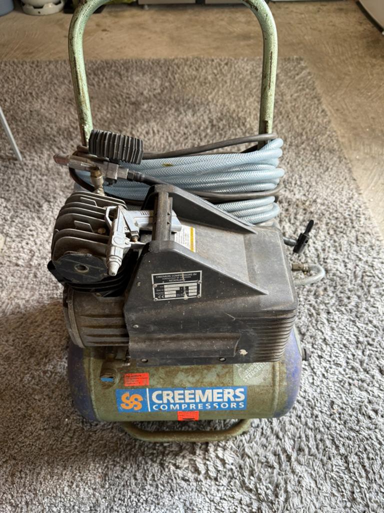 Creemers compressor, eventueel slagmoersleutel/div tackers, Doe-het-zelf en Verbouw, 100 liter of meer, Ophalen, Minder dan 200 liter/min