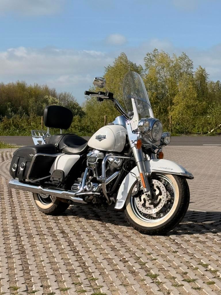 Harley Davidson Road King FLHRC (BTW) Milw.Eight 107, Motoren, 2 cilinders, Motorrijbewijs A, Particulier, Meer dan 35 kW