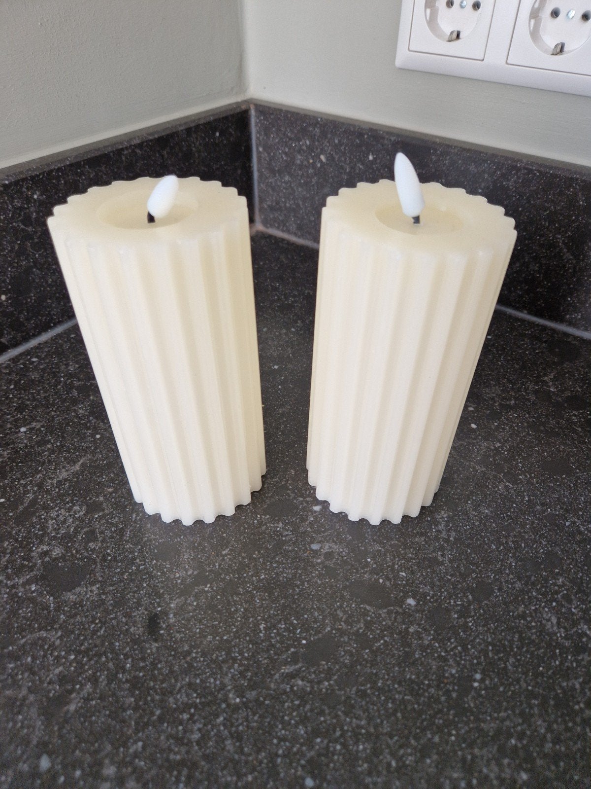 2 nieuwe LED kaarsen zonder AAA batterijen, Ophalen, Kunststof, Overige merken, Nieuw