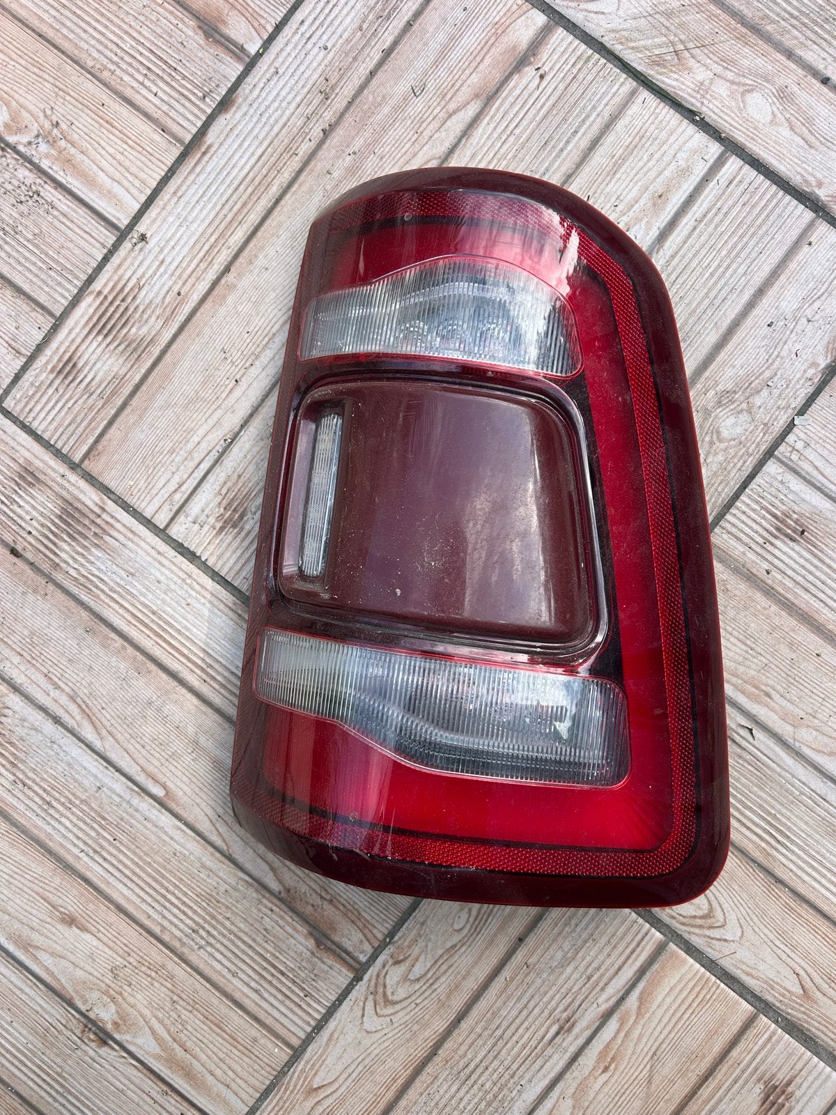 Dodge Ram Rechter LED-achterlicht remlichtunit, Ophalen of Verzenden, Gebruikt, Dodge