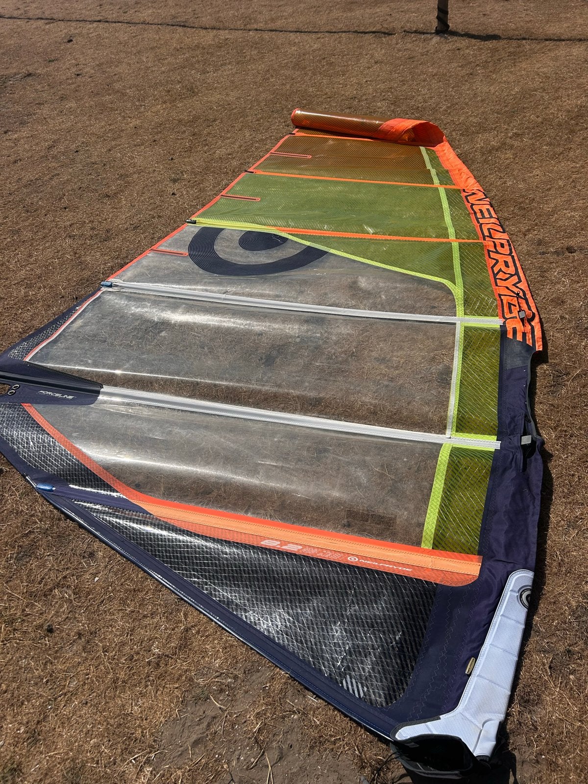 Neilpryde Hornet 8.2 windsurfzeil, Watersport en Boten, Windsurfen, Ophalen, Zo goed als nieuw, 8 m² of meer, Neilpryde