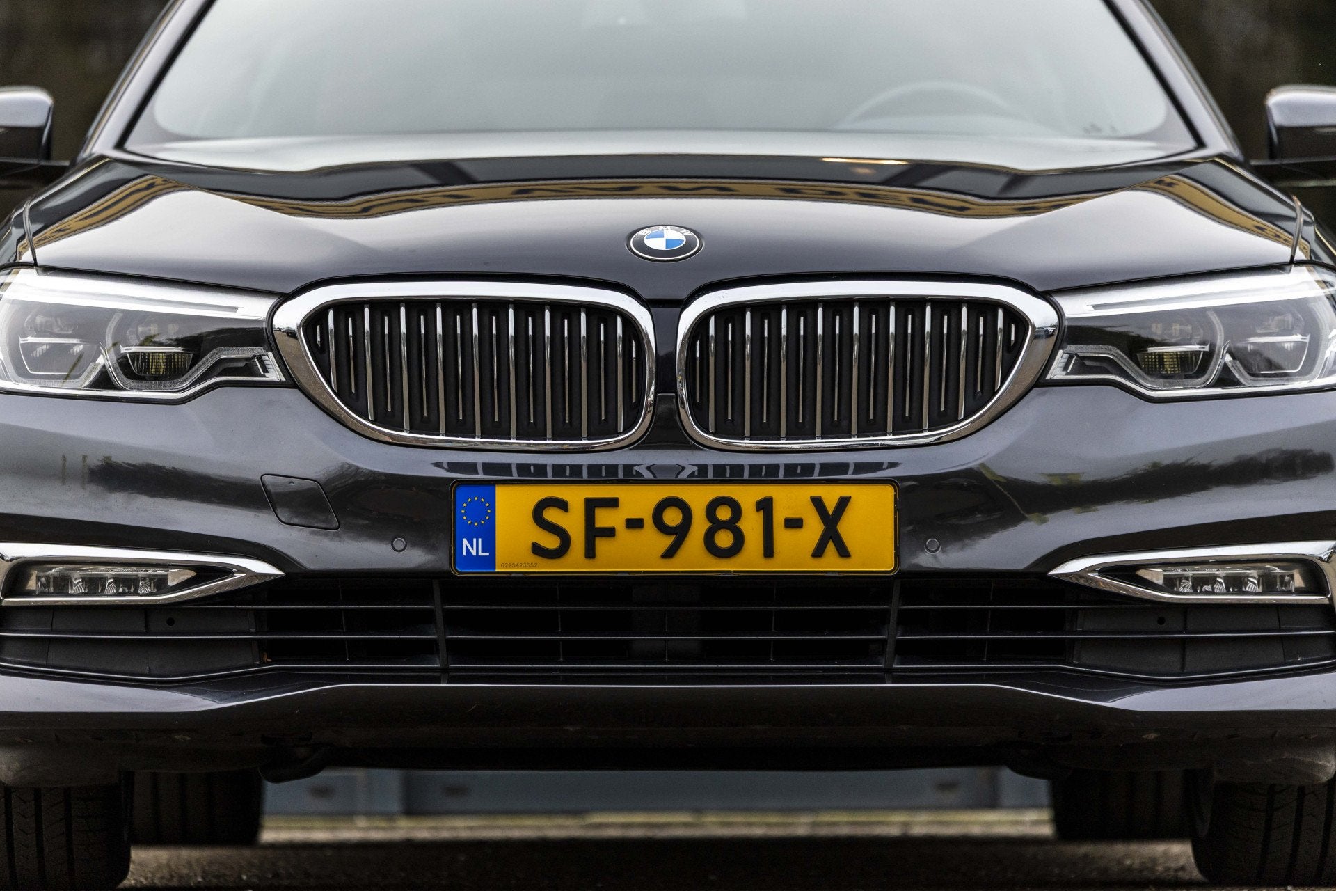 Foto 3 van BMW 5 Serie Touring 520i High Executive luxery