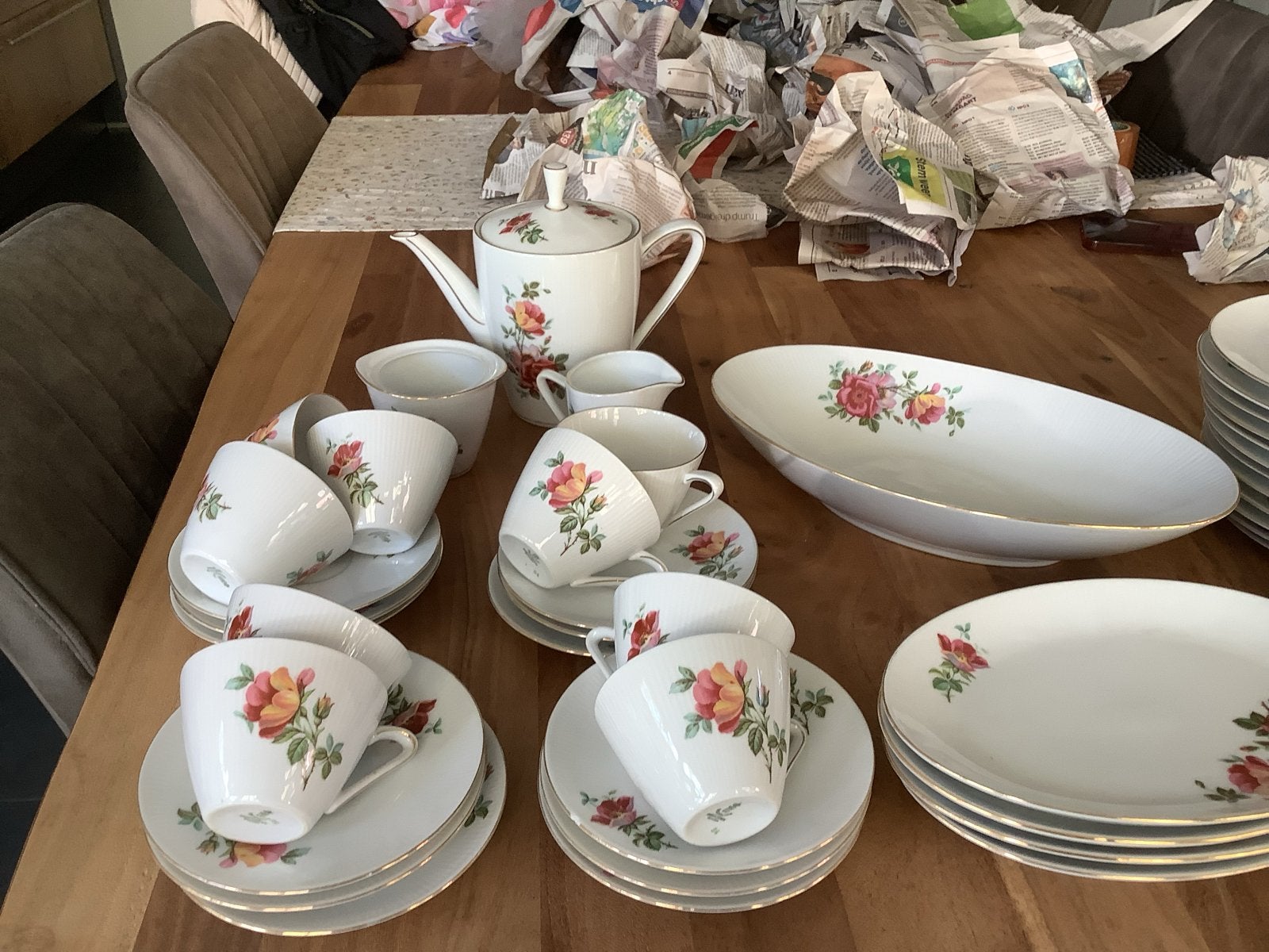 Prachtig Vintage Servies met Rozenmotief 12 personen, Huis en Inrichting, Gebruikt, Vintage, Ophalen of Verzenden, Porselein