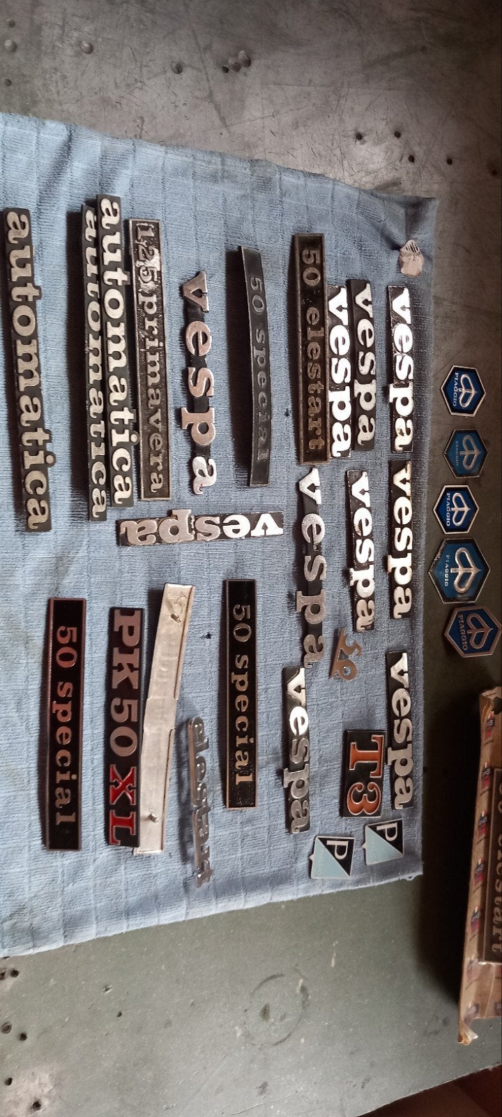 Vespa PK V50 Special Emblemen - Nieuw en Gebruikt, Ophalen of Verzenden, Gebruikt, Overige typen, Vespa