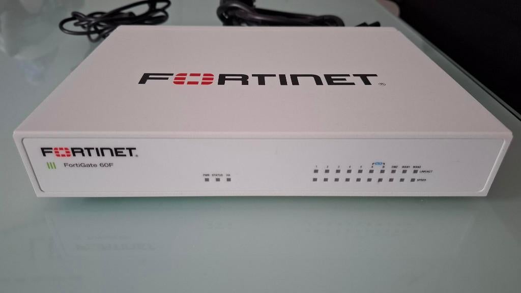 Fortigate 60F (zonder actieve licentie), Ophalen of Verzenden, Gebruikt, Router, Fortinet Fortigate