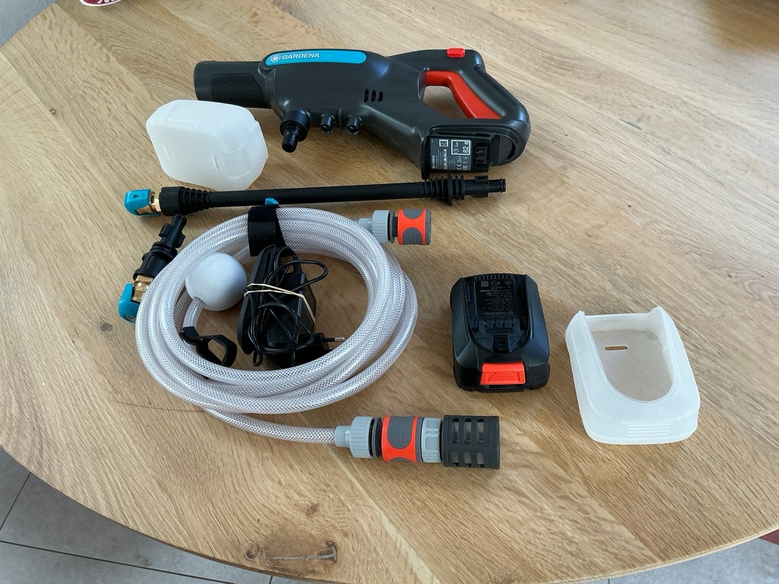 Gardena batterij hoge drukreiniger van 18 volt, Ophalen, Zo goed als nieuw, Accu