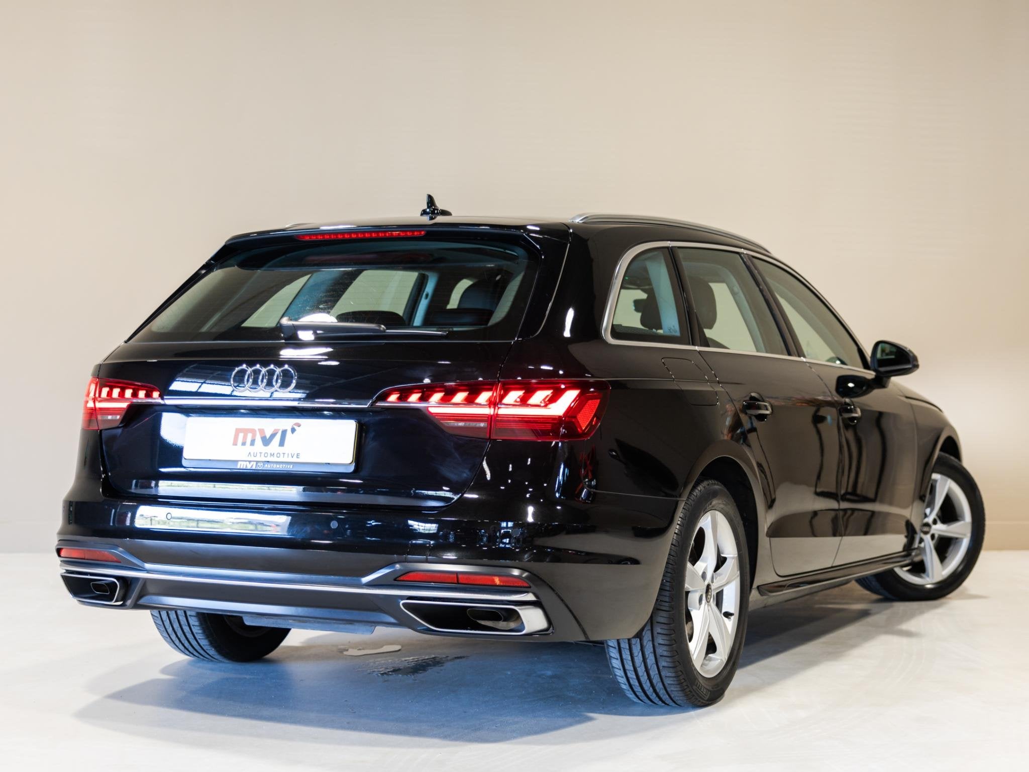 Audi A4 Avant 35 TFSI Advanced Edition / 150pk / Panorama da, Auto's, Dealer onderhouden, Stof, Gebruikt, 4 cilinders