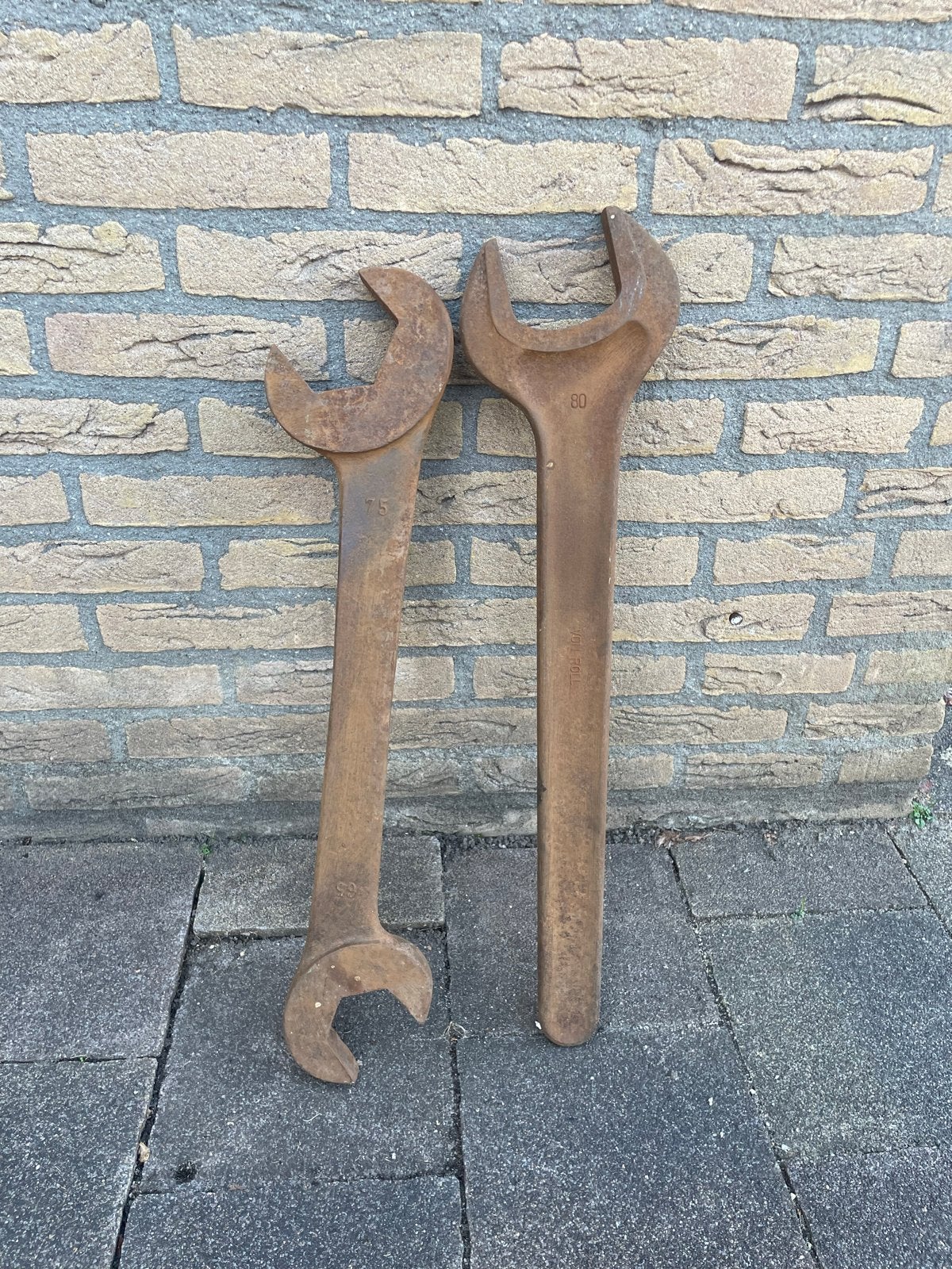 Grote steeksleutels (80, 75 en 65), Ophalen