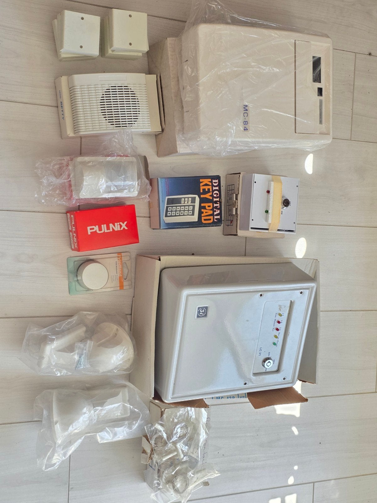 Alarmsystemen, diverse accessoires met centrale., Doe-het-zelf en Verbouw, Ophalen of Verzenden, Nieuw