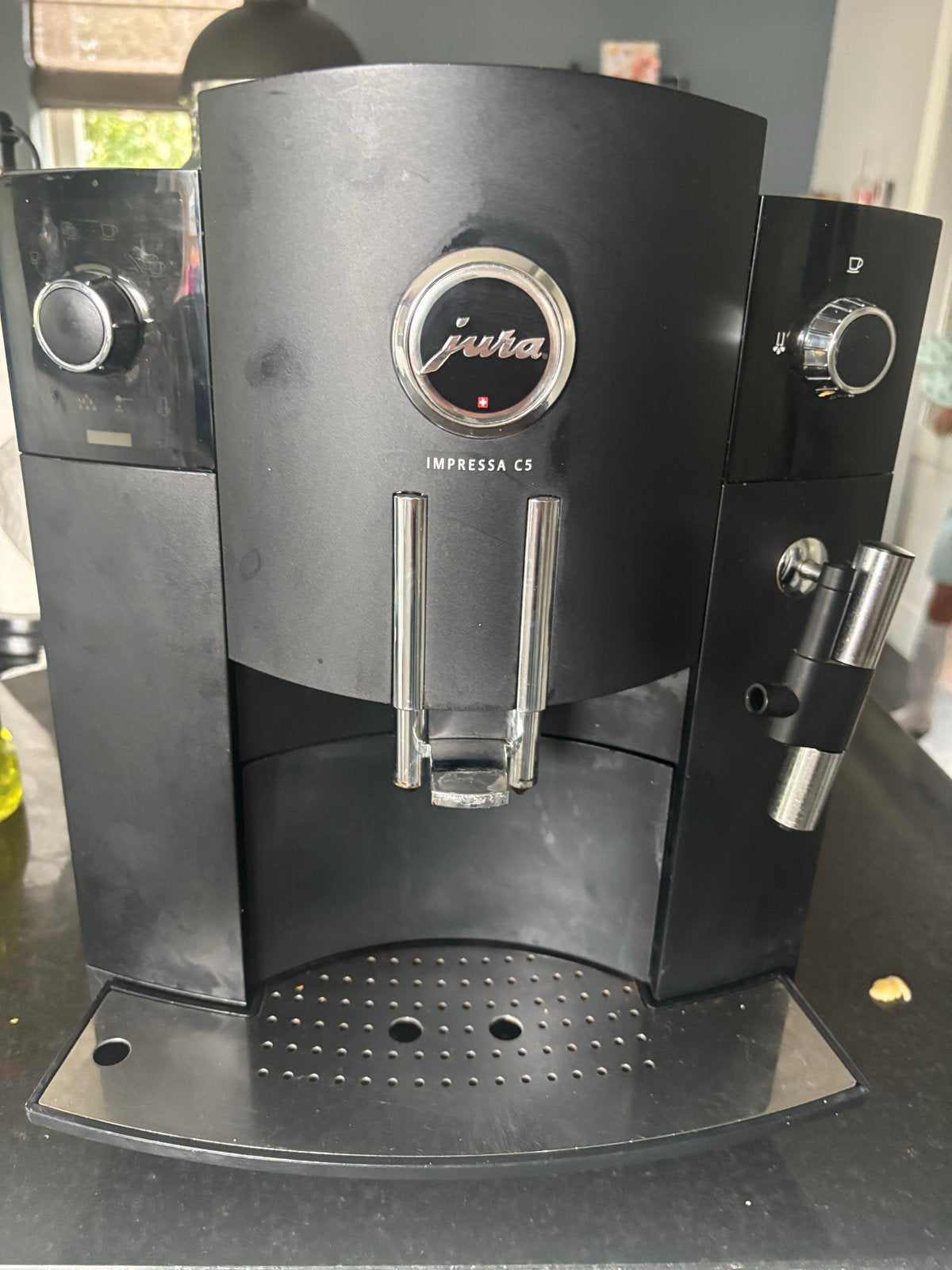 Jura Impressa C5 - Onderhoud nodig, lekt koffie, Witgoed en Apparatuur, Koffiemachine, Niet werkend, 2 tot 4 kopjes, Afneembaar waterreservoir