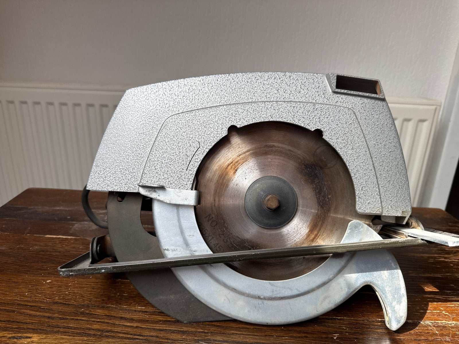 Makita 5900BR Cirkelzaag - Krachtig en Betrouwbaar, Gebruikt, Cirkelzaag, 70 mm of meer, Ophalen of Verzenden