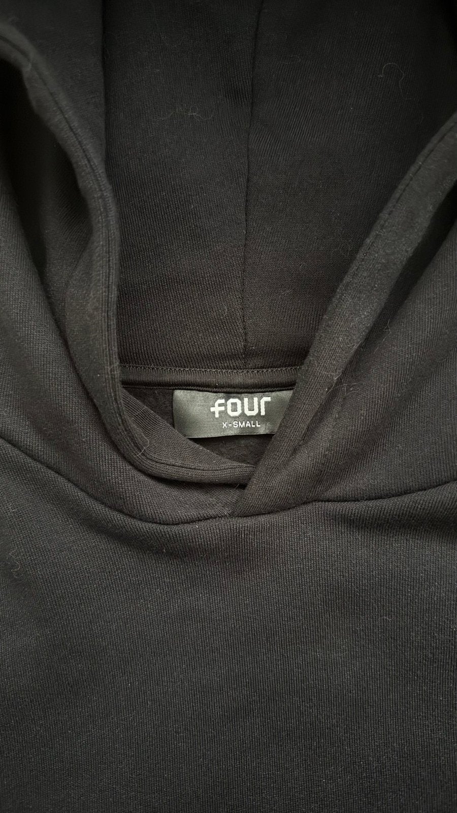 Zwarte four hoodie, Ophalen of Verzenden, Gedragen