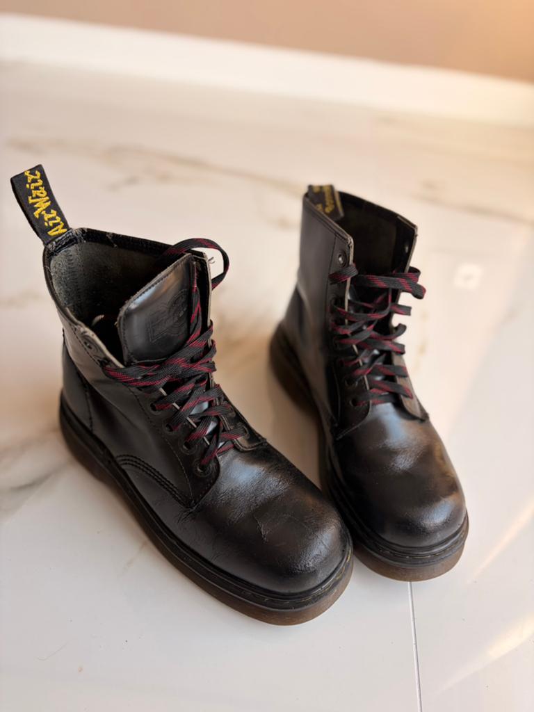 Vintage Dr. Martens Made in England boots - zwart leer, Ophalen of Verzenden, Gedragen, Zwart, Lage of Enkellaarzen