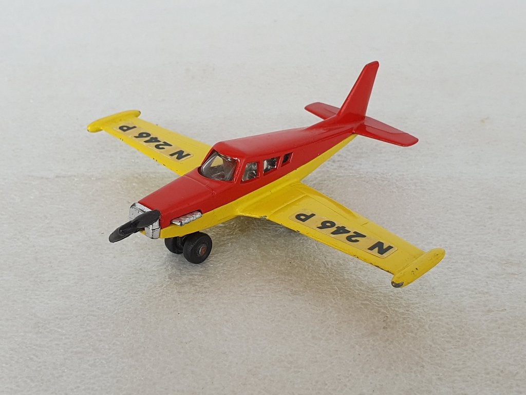 Matchbox: SB 19 Piper Comanche (2), Overige merken, 1:72 tot 1:144, Gebruikt, Ophalen of Verzenden