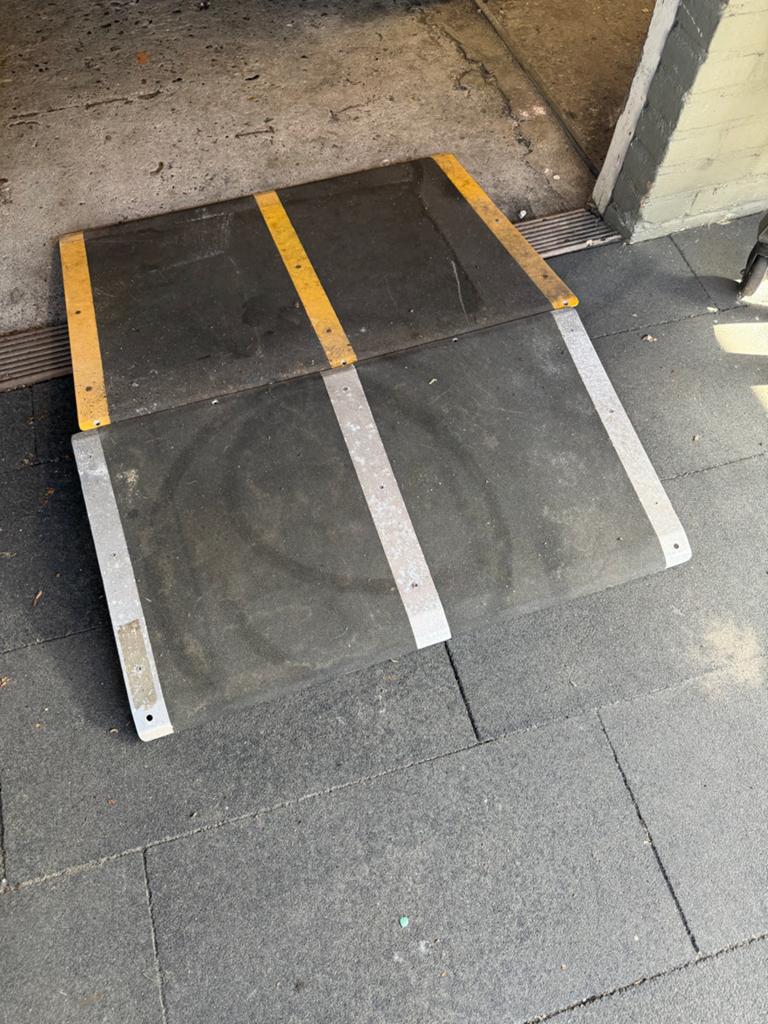 Drempel hulp alluminium met antislipvloer, Ophalen