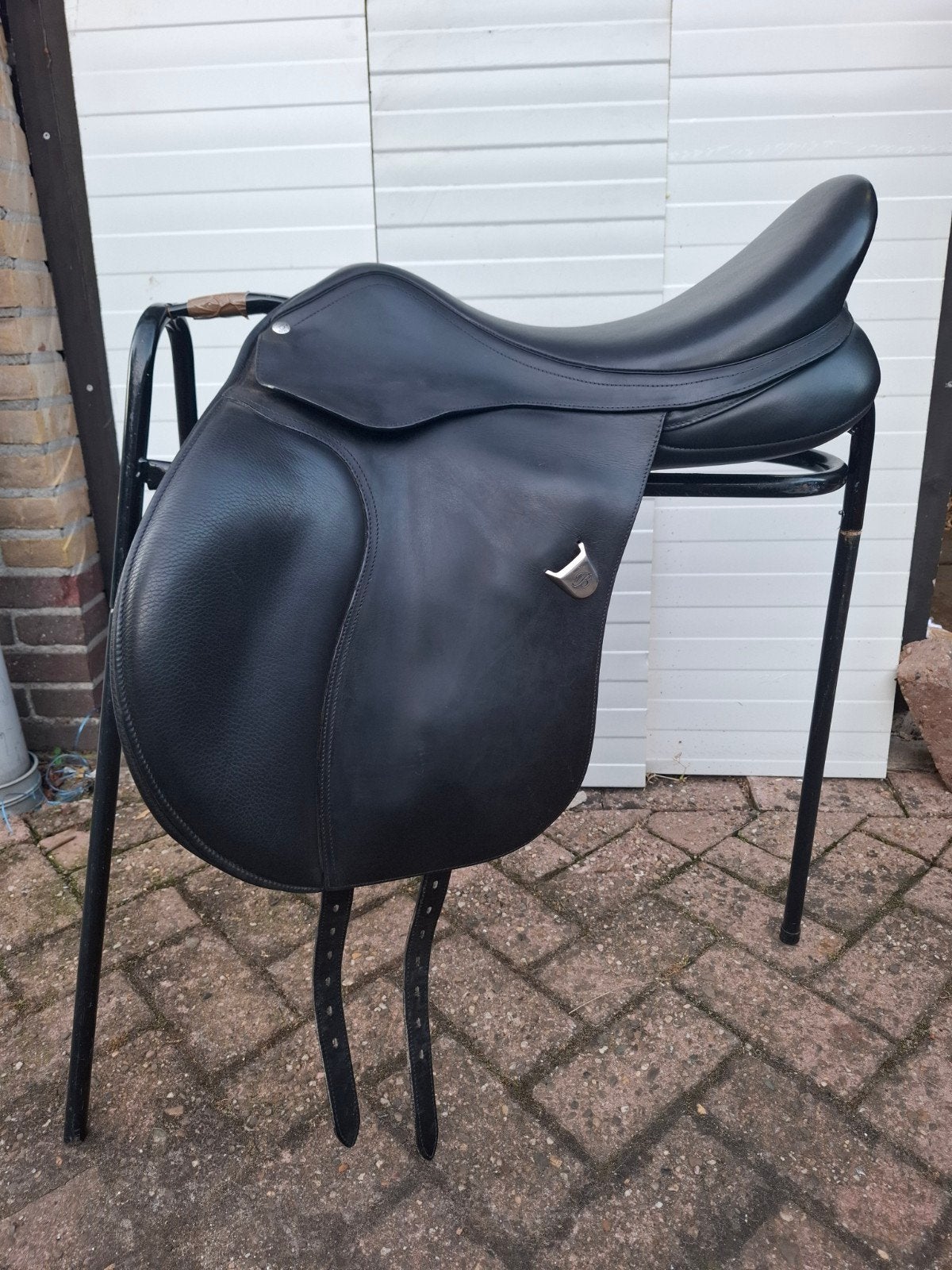 Bates wide vzh 18, Dieren en Toebehoren, Paarden en Pony's | Zadels, Dressuur, Ophalen of Verzenden, Zo goed als nieuw