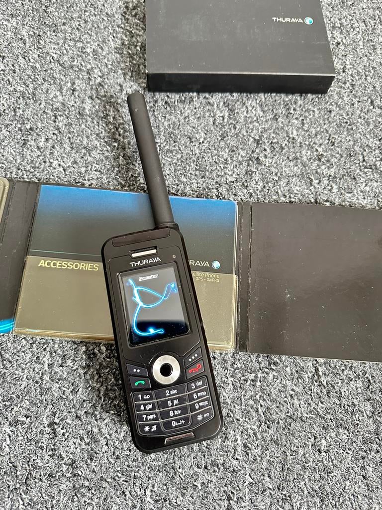 Thuraya XT Satelliet Telefoon + SIM card, Telecommunicatie, Gebruikt, Geen camera, Ophalen of Verzenden, Klassiek of Candybar