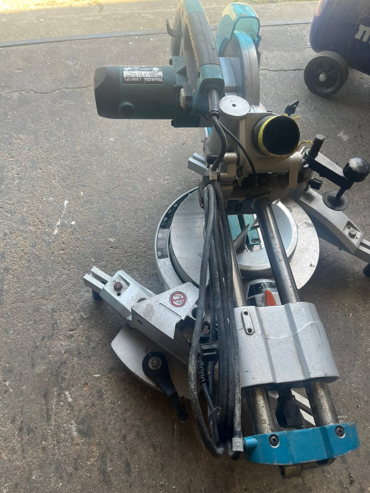 Makita afkortzaag met onderstel