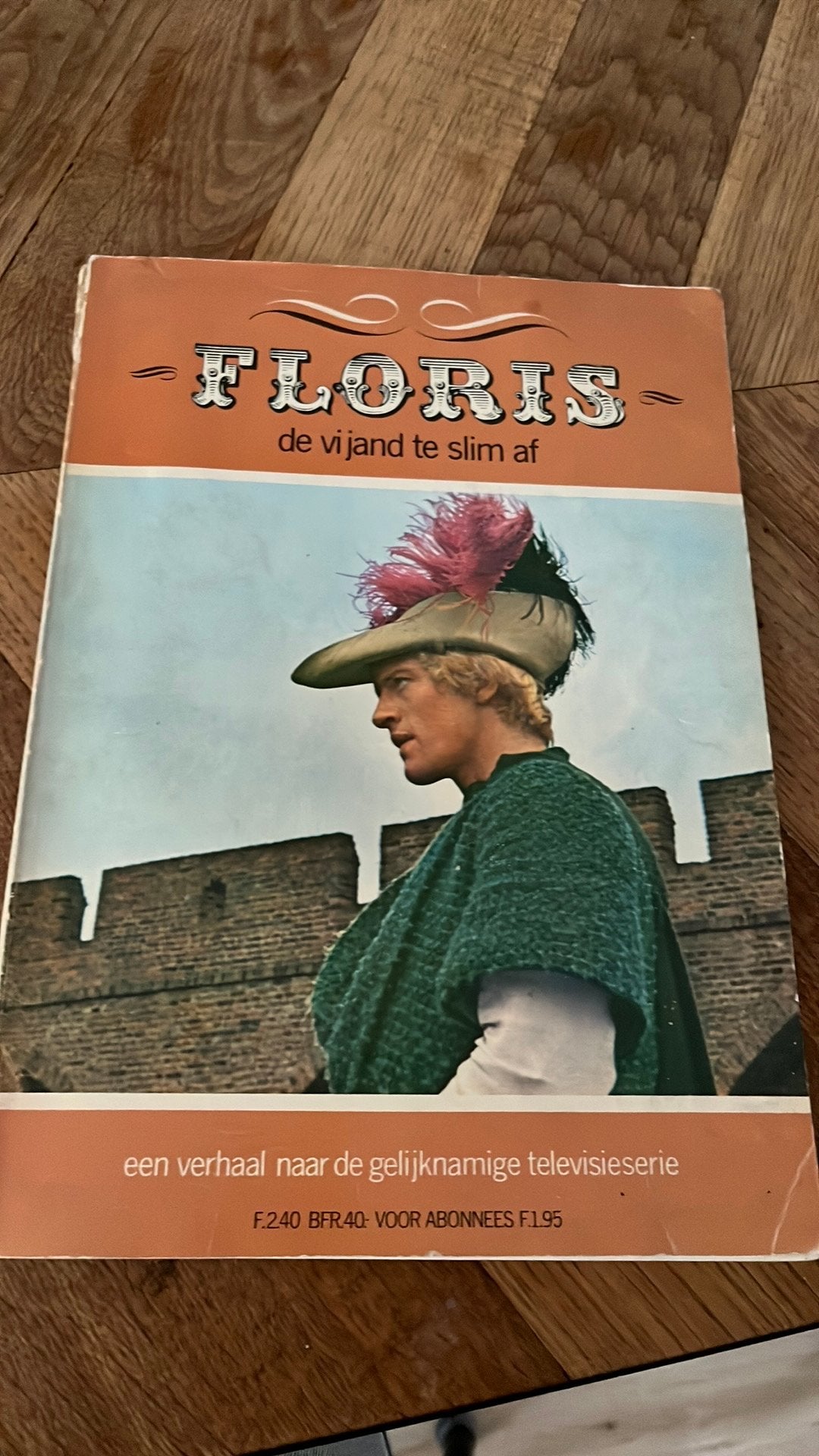 Floris: De Vijand Te Slim Af - Boek naar TV-serie, Boeken, Ophalen of Verzenden, Gelezen, Nederland