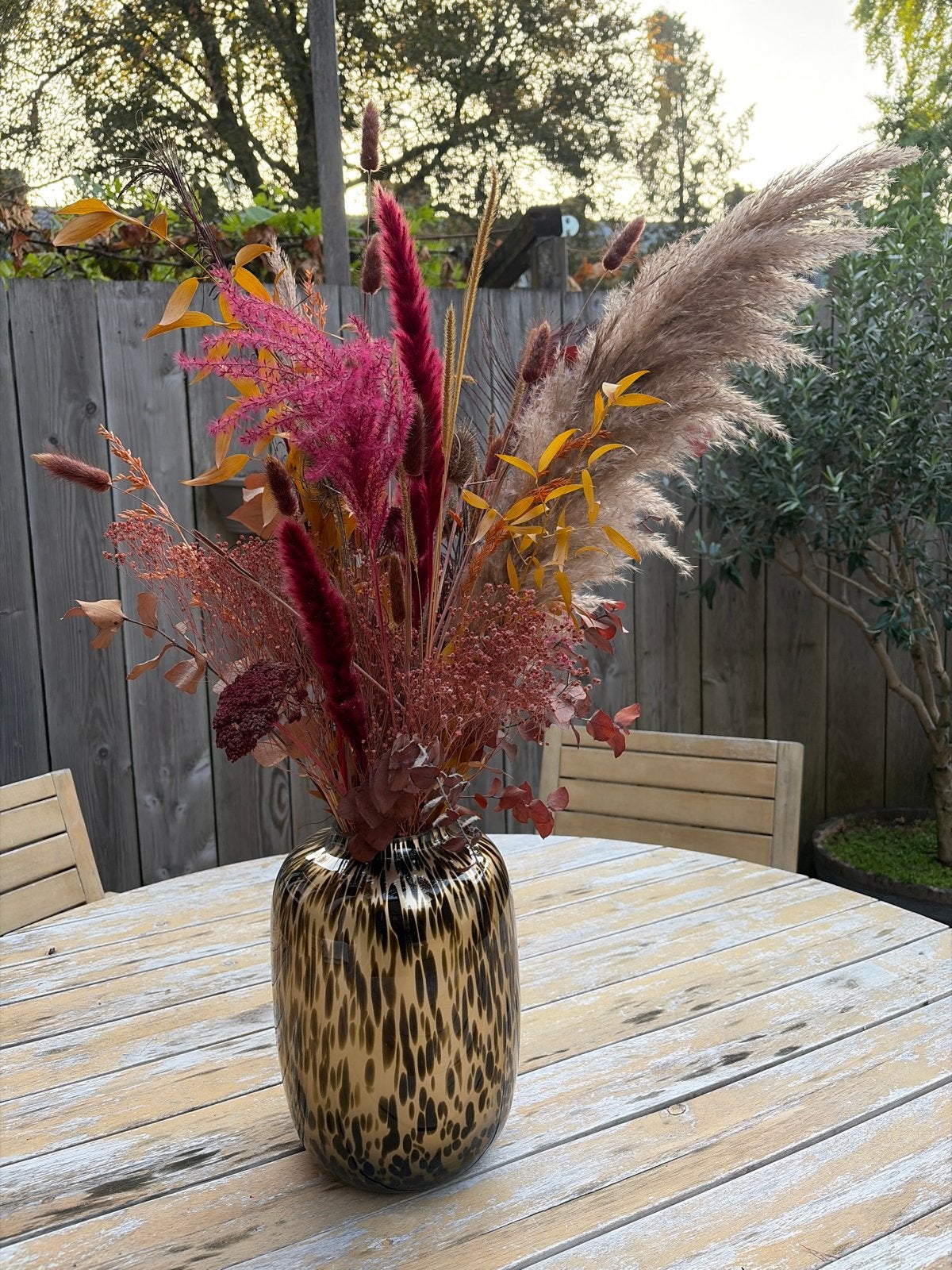 Droogboeket met glazen vaas - Zo goed als nieuw, Ophalen, Inclusief droogbloemen, Bruin, Glas