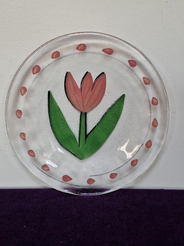 Ulrica Hydman Vallien- Glazen Bord met roze tulp- kosta boda, Antiek en Kunst, Ophalen of Verzenden