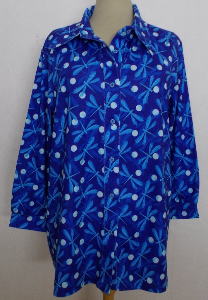 Grappige blauwe libellen print blouse van Tantilly! XXL, Verzenden, Zo goed als nieuw, Maat 46/48 (XL) of groter, Blauw