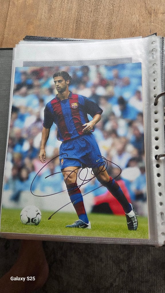 20x30cm foto originele handtekening Gerard Barcelona, Verzamelen, Ophalen of Verzenden, Zo goed als nieuw, Buitenlandse clubs