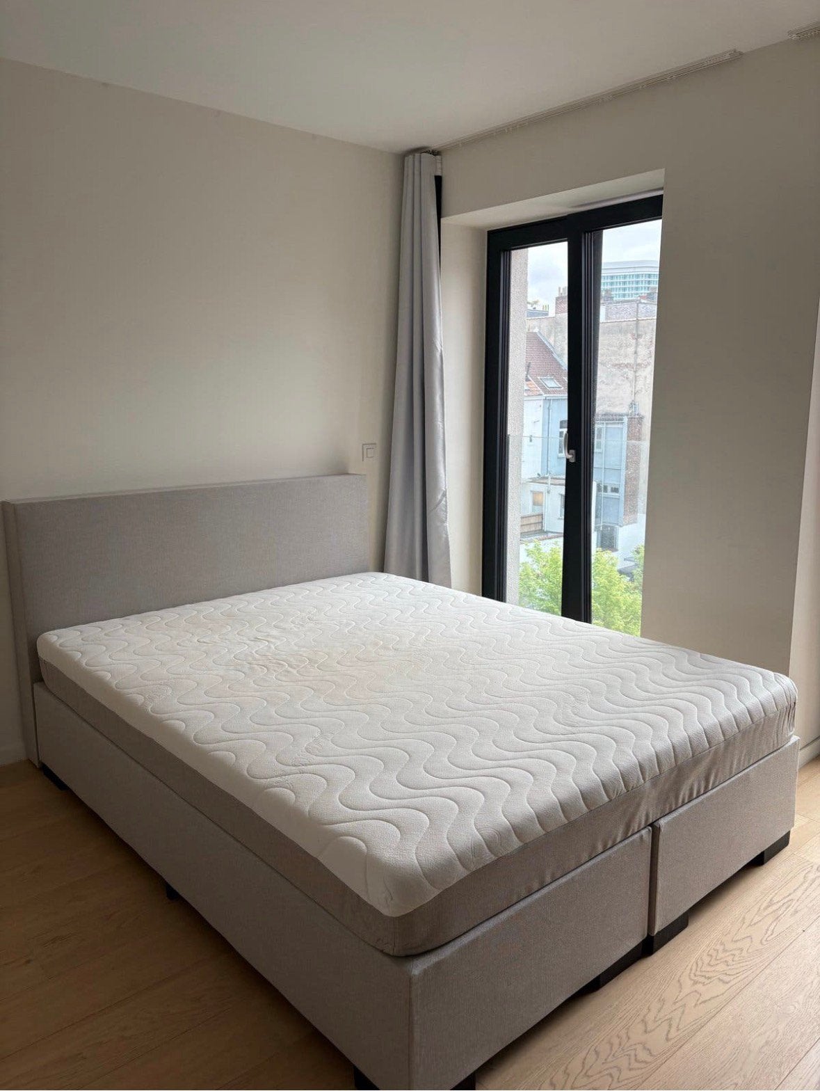 Tweepersoonsbed - boxspring - beige - 210x160 - boschbedding, Ophalen, 210 cm, Tweepersoons, Zo goed als nieuw