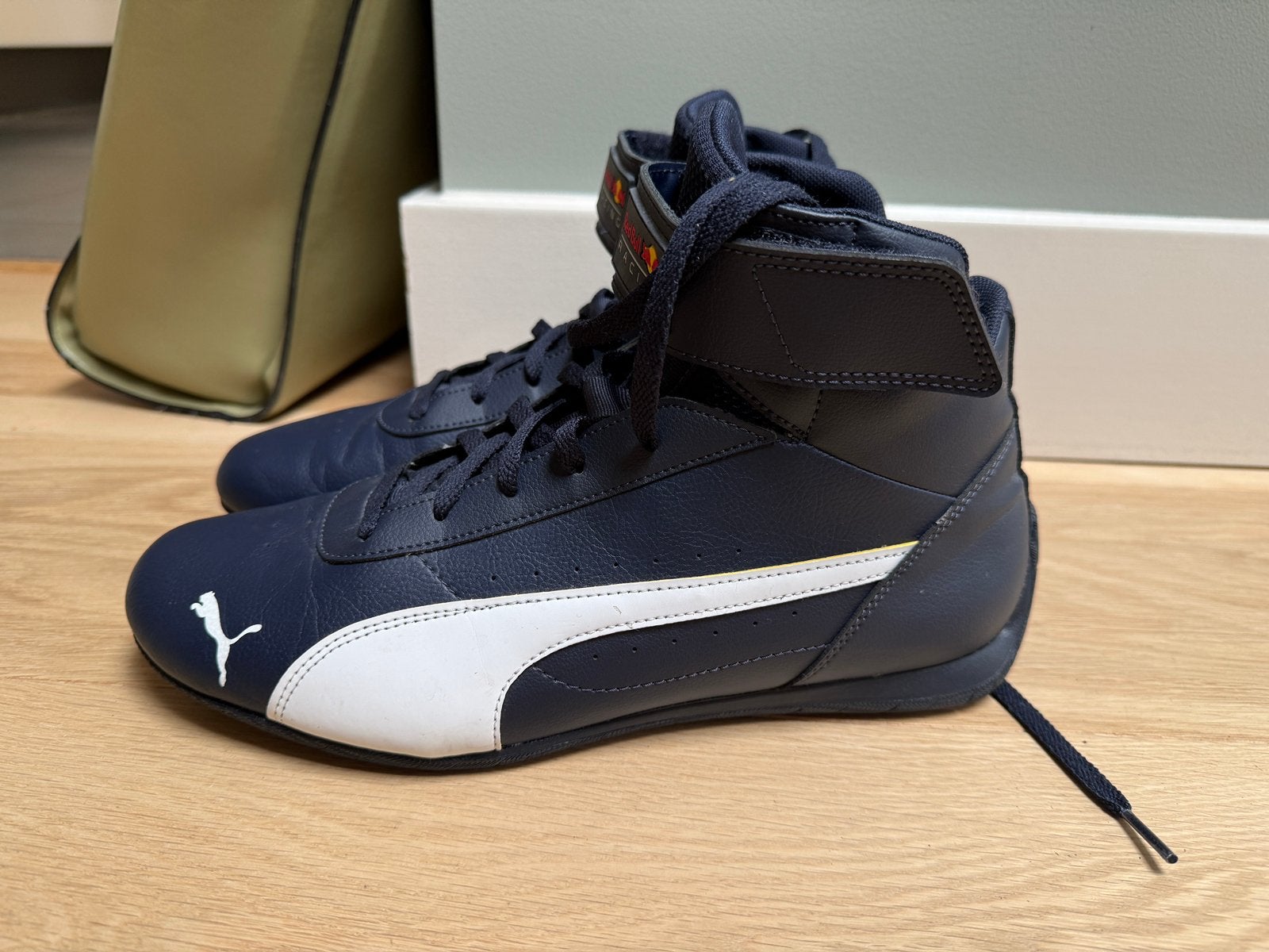 Puma Red Bull Neo Cat hoog model maat 44,5, Ophalen, Zo goed als nieuw, Blauw
