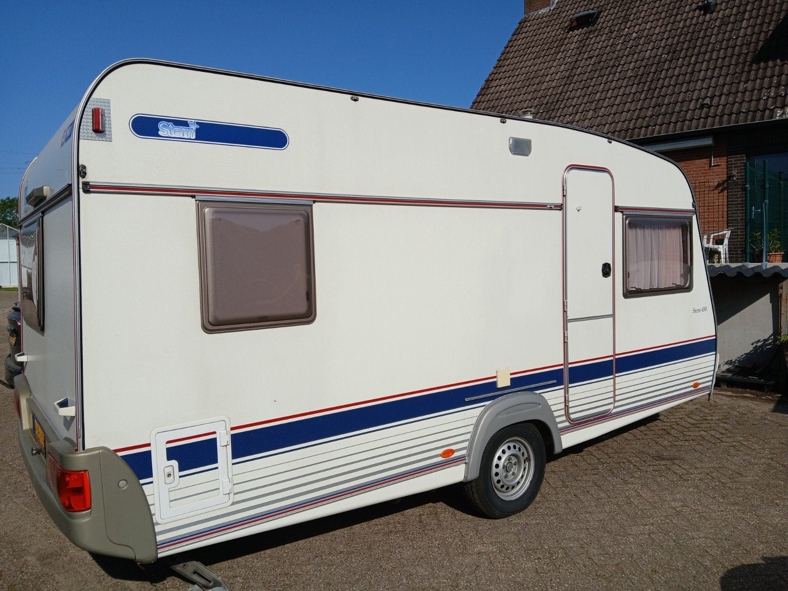 Wilk caravan 450, Standaardzit, Kachel, Frans bed, Particulier