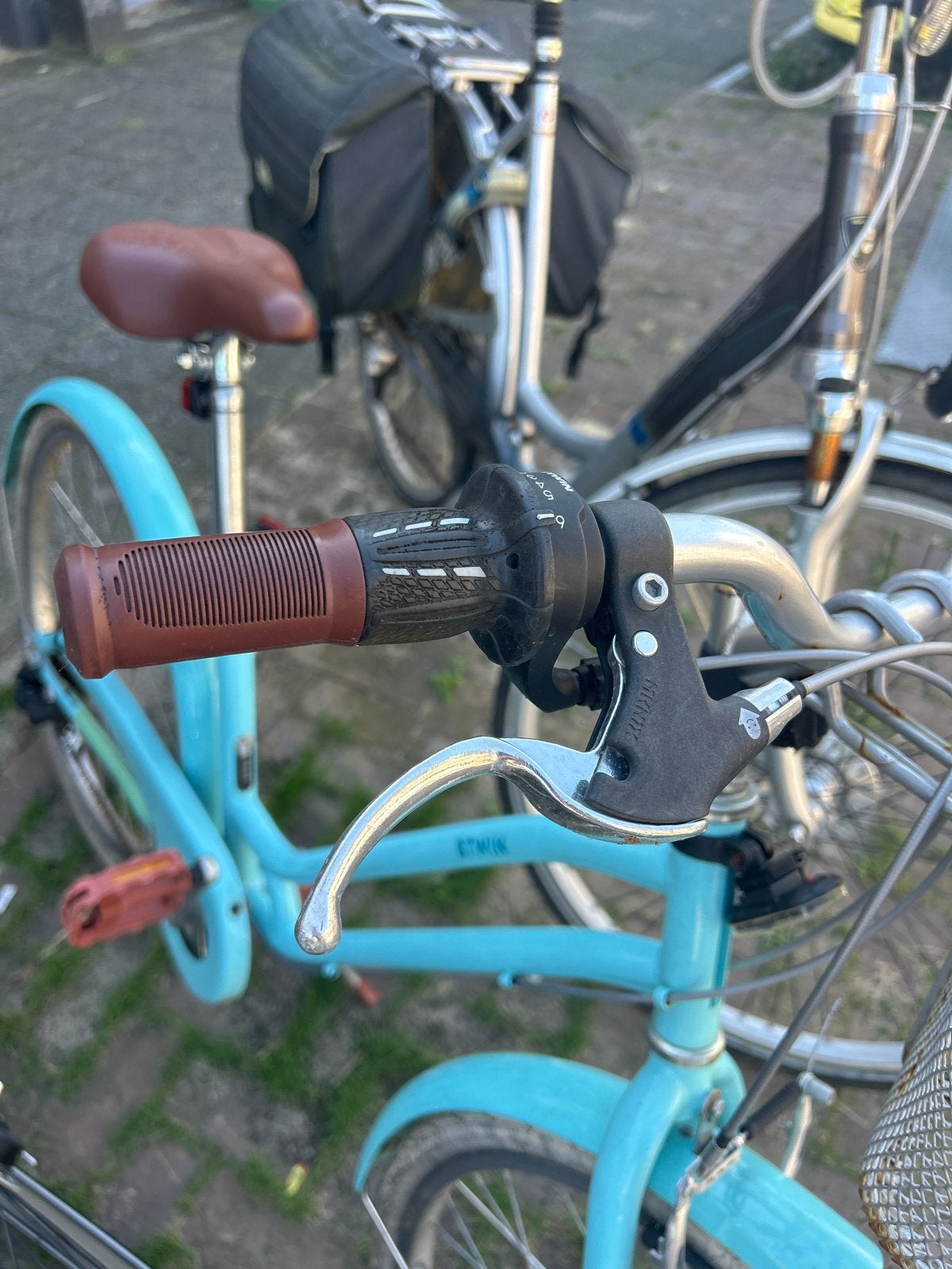 B'Twin Classic 500 meisjesfiets 24 inch - Lichtblauw, Ophalen, Gebruikt, 24 inch, Versnellingen