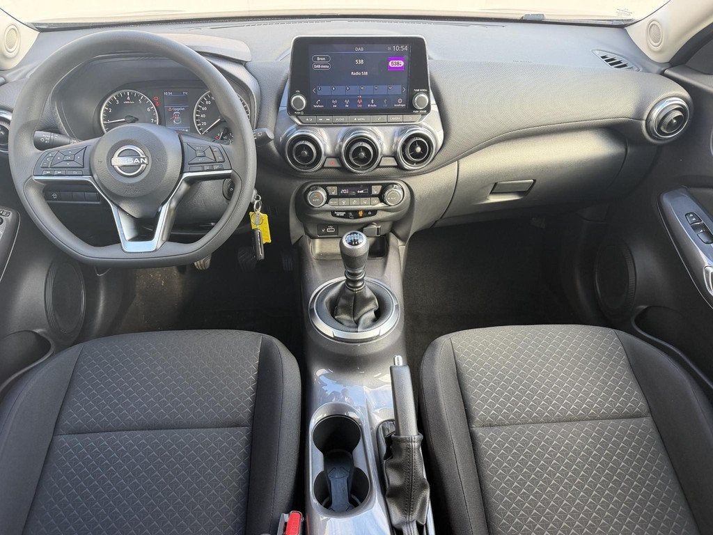 Nissan Juke 1.0 DIG-T Acenta / Fabrieksgarantie tot 03-2029, Auto's, Nissan, Voorwielaandrijving, Stof, Euro 6, Zwart