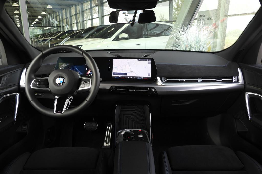BMW X2 sDrive20i M Sport Automaat / Trekhaak / Sportstoelen, X2, 1800 kg, 156 pk, Met garantie (alle)