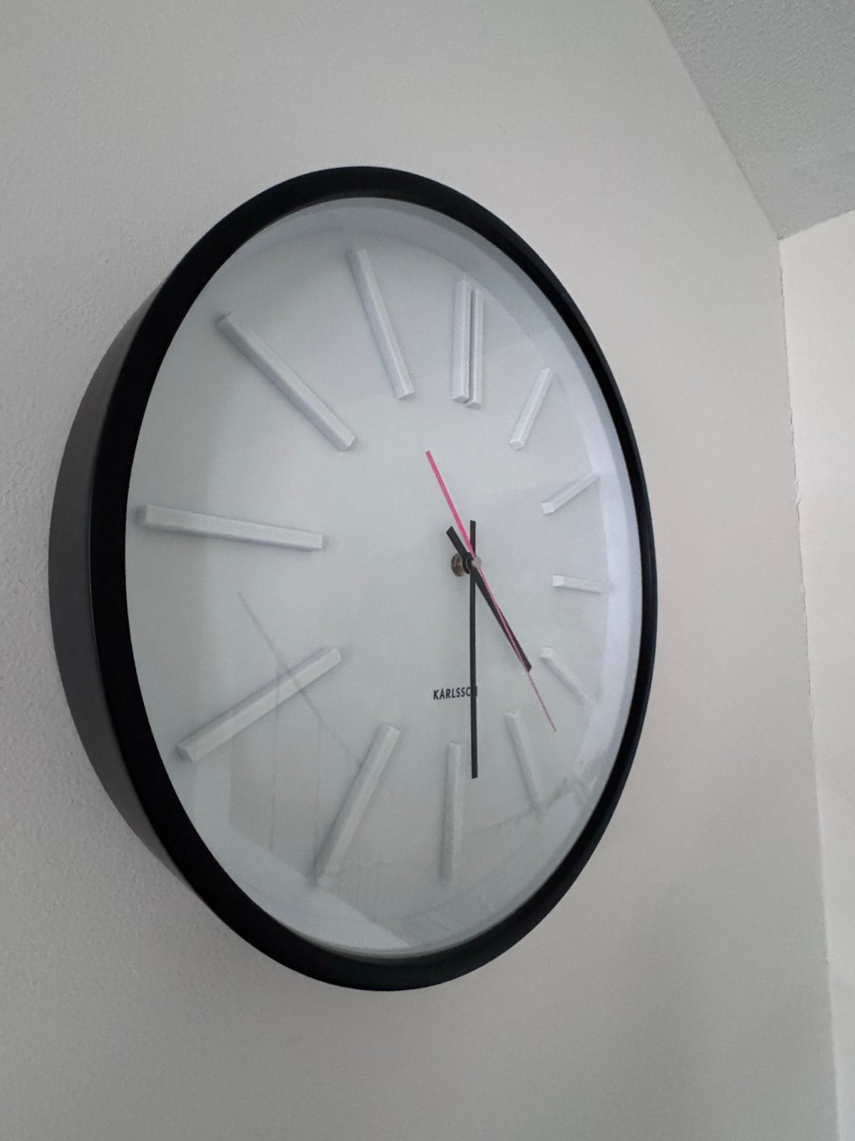 Karlsson Wandklok - Zwart/Wit, Ø40cm, Ophalen, Analoog, Zo goed als nieuw, Modern
