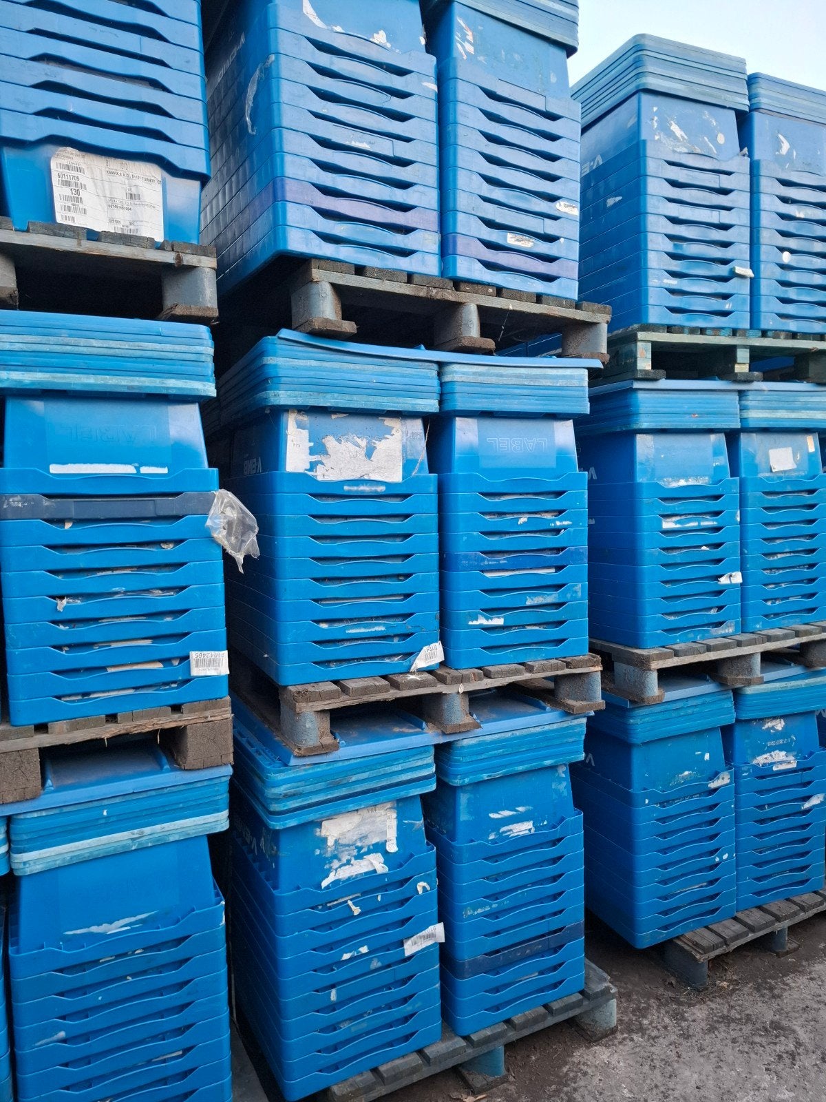 Stapelbare blauwe kratten voor opslag/transport, Gebruikt, ., 50 tot 75 cm, Ophalen of Verzenden