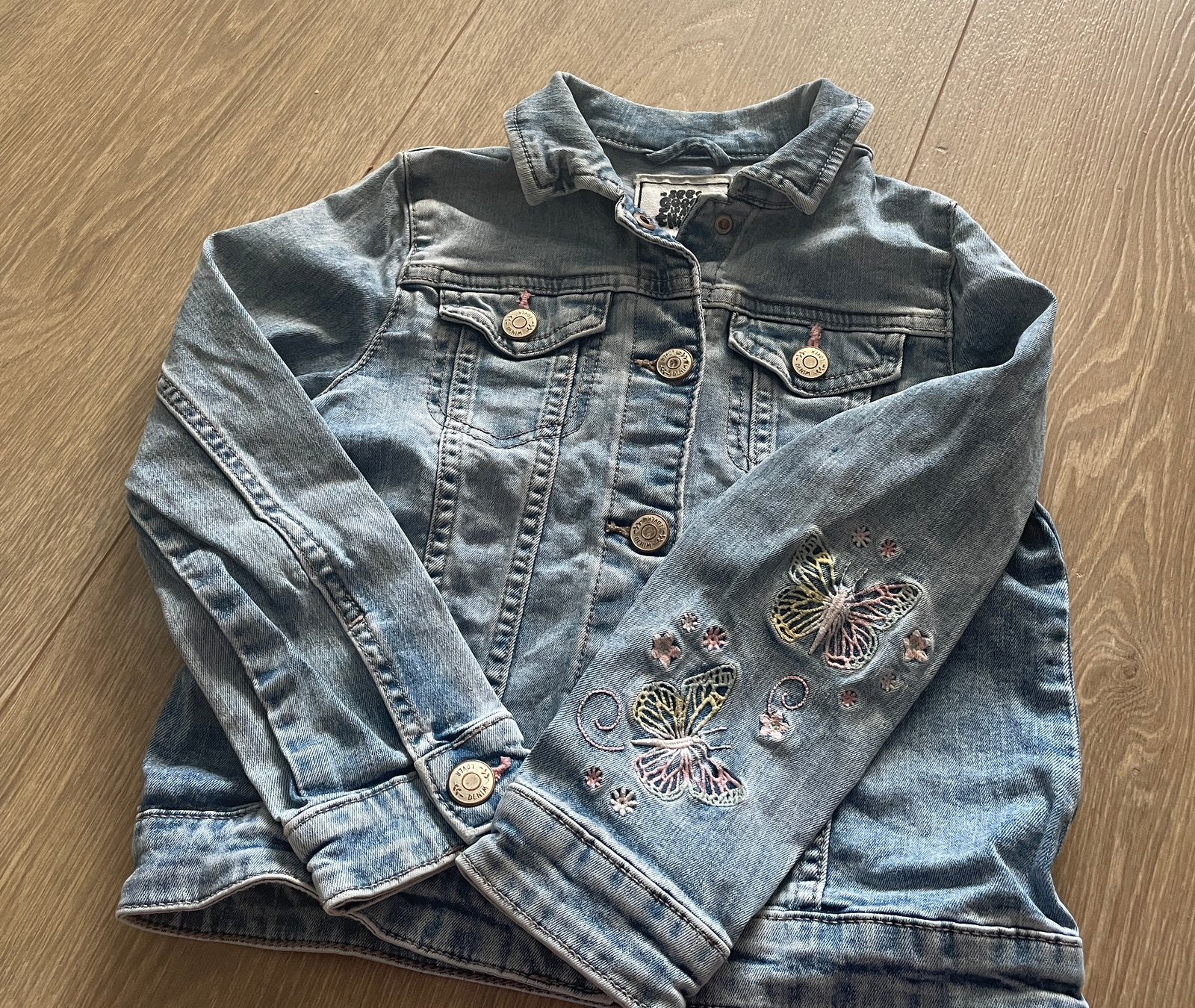 Spijkerjack meisje mt 122, Kinderen en Baby's, Ophalen of Verzenden, Zo goed als nieuw, Meisje, Jas