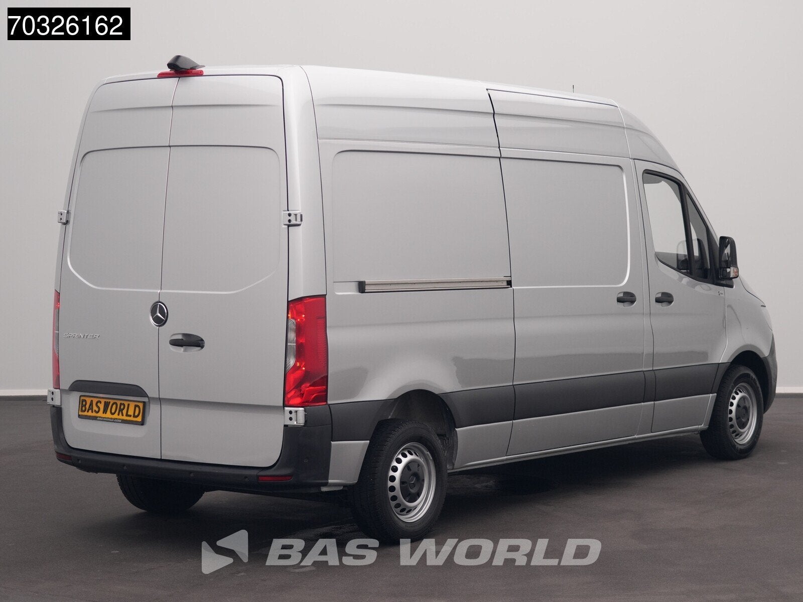 Mercedes Sprinter 215 CDI Automaat 150pk L2H2 MBUX Camera Ai, Auto's, Automaat, Stof, Gebruikt, Euro 6
