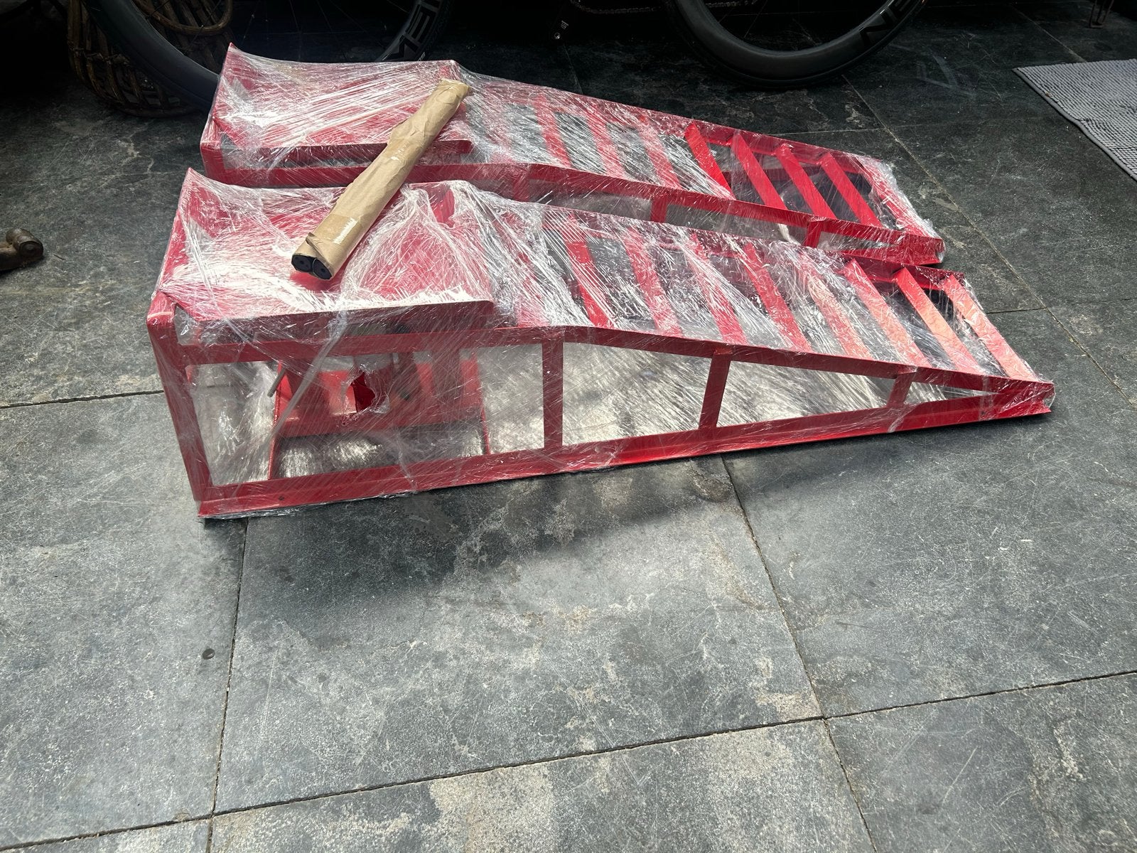 Nieuwe oprijbrug met ingebouwde krik 3 ton (set), Ophalen, Nieuw